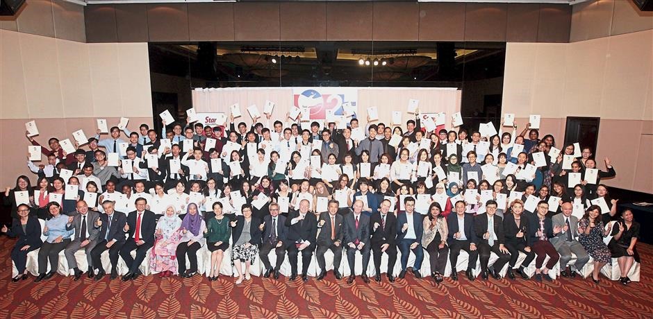 One for the album with Star Media Group management, partners, alumni and this year’s scholarship recipients at the fund’s silver anniversary celebration.