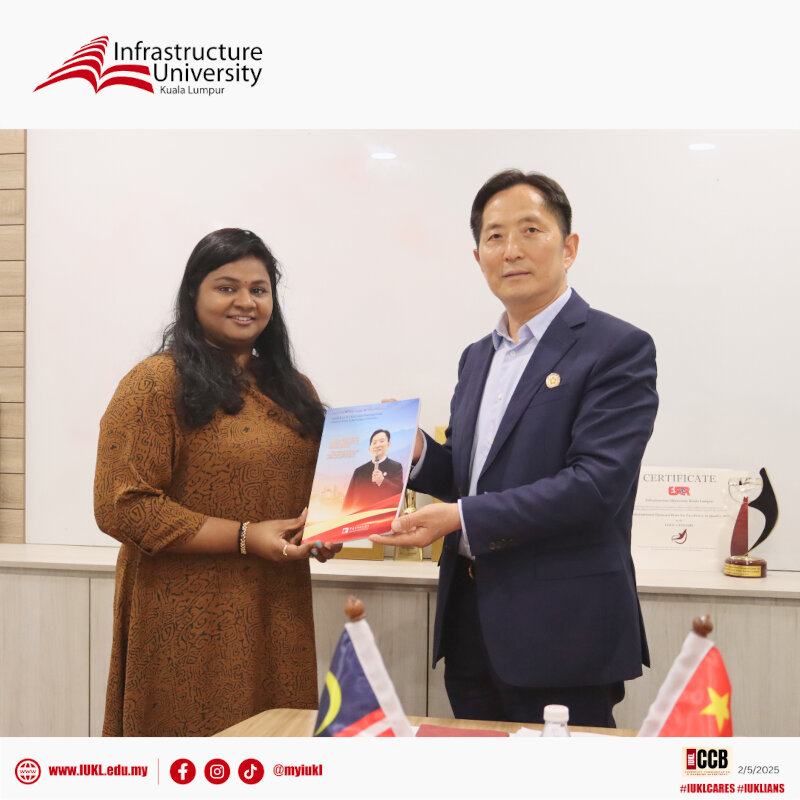 This morning, IUKL Chairman Professor Chen Xiaoyun hosted Ms. Shashah from Free Malaysia Today (FMT) in a warm and engaging session that underscored the spirit of collaboration between IUKL and the media. This morning, IUKL Chairman Professor Chen Xiaoyun hosted Ms. Shashah from Free Malaysia Today (FMT) in a warm and engaging session that underscored the spirit of collaboration between IUKL and the media.
